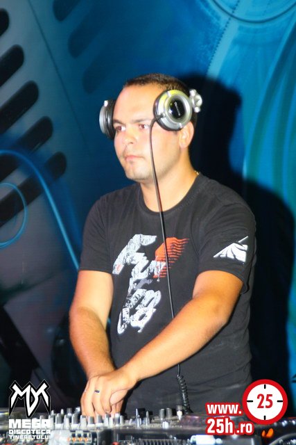 DJ MaGnUm Live